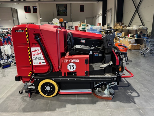 Scheuersaugmaschine RCM COMBO mit Allradantrieb und Hochdruckreiniger